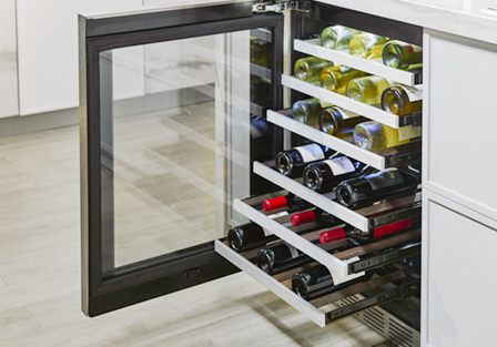 The value of the refrigerator cabinet in retain freshness.